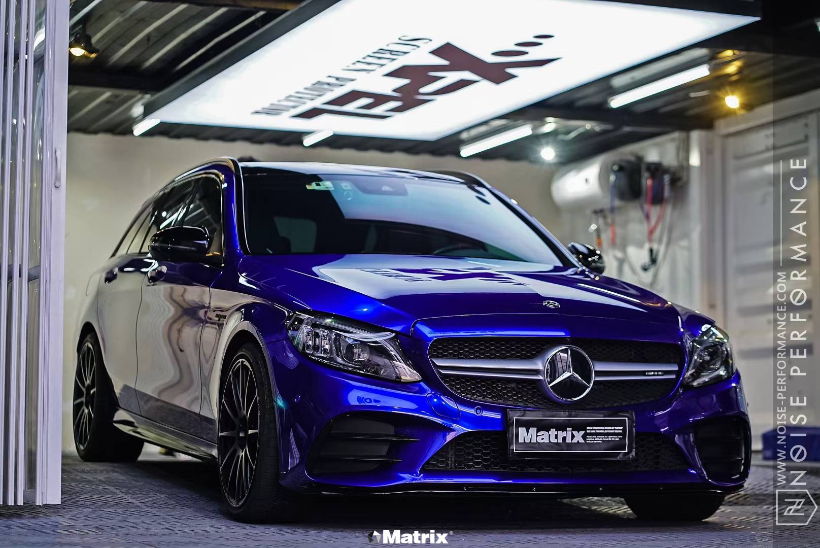 奔驰c43矩阵改色膜液态金属克莱因蓝,极具视觉冲击力_搜狐汽车_搜狐网