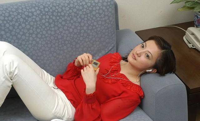 《包青天之七侠五义》中出演丁月华,《朵儿的战争中》中担任女主角,13