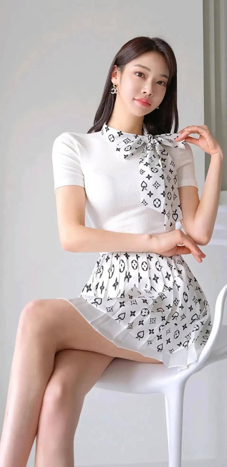 韩国美女模特朴正允,10套春季服装征服你,套套经典,时尚职业美