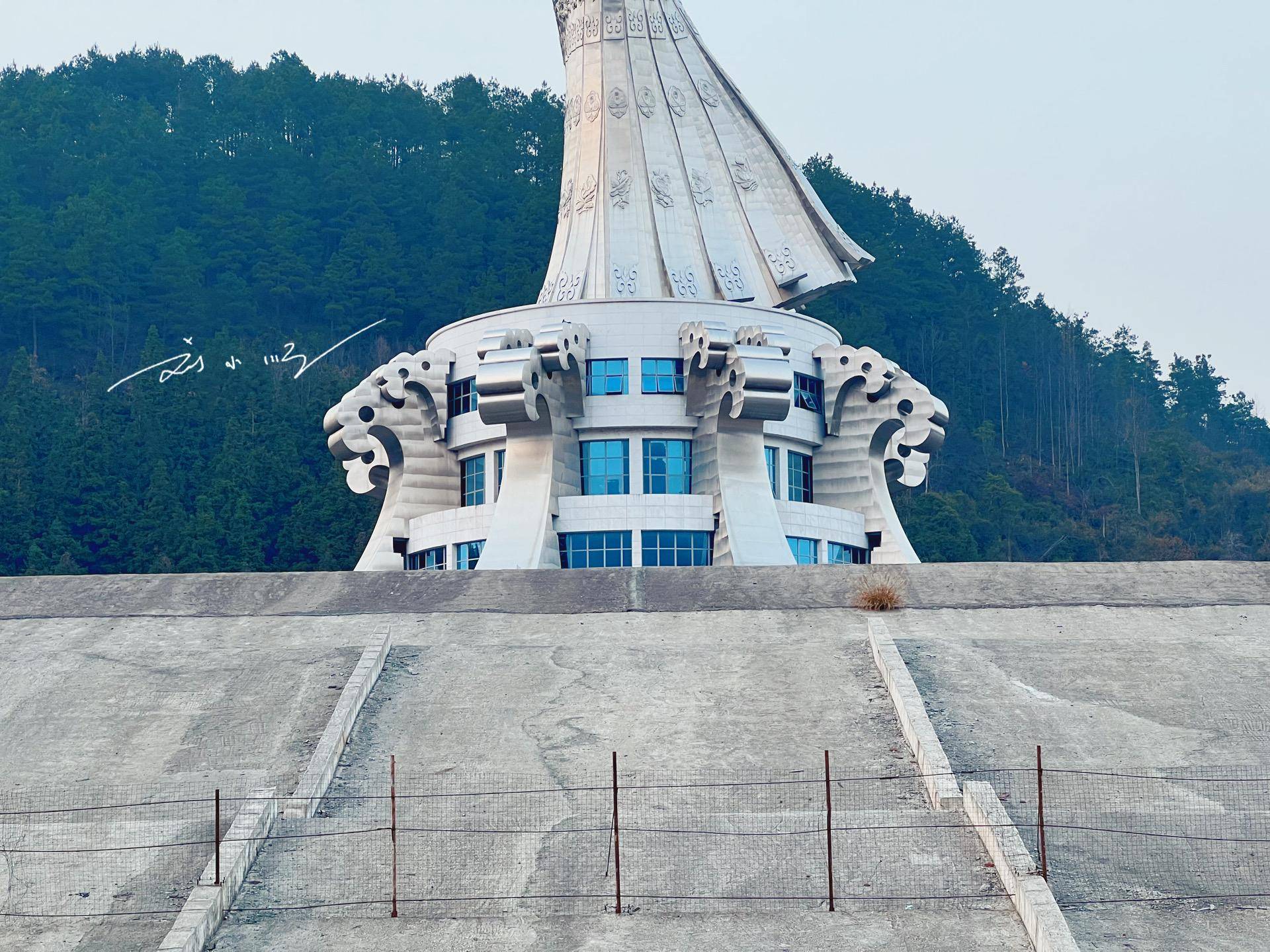 贵州剑河仰阿莎雕塑图片