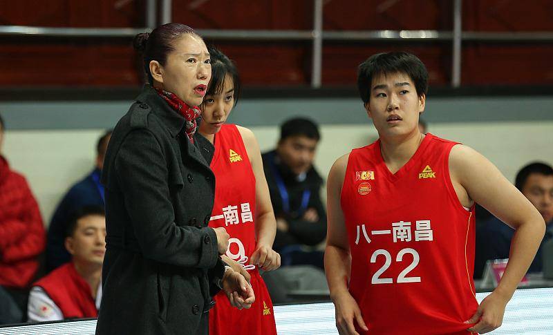 展淑萍是中国女篮名宿,她也是辽宁本钢球员付豪的母亲.