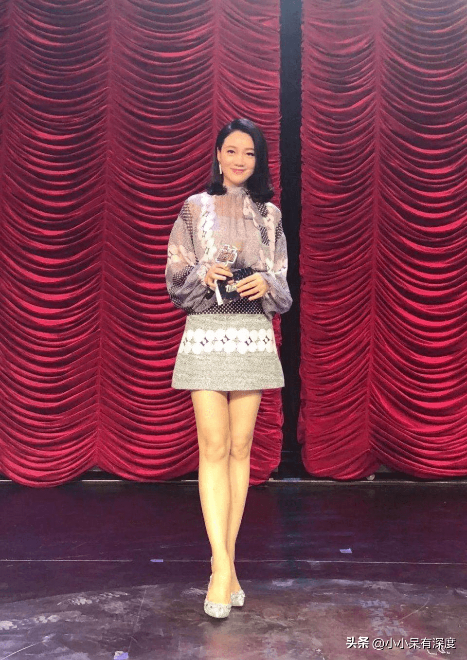 周群近照,她事业红火,婚姻也很美满,她已经是三个小孩的妈妈了_安徽