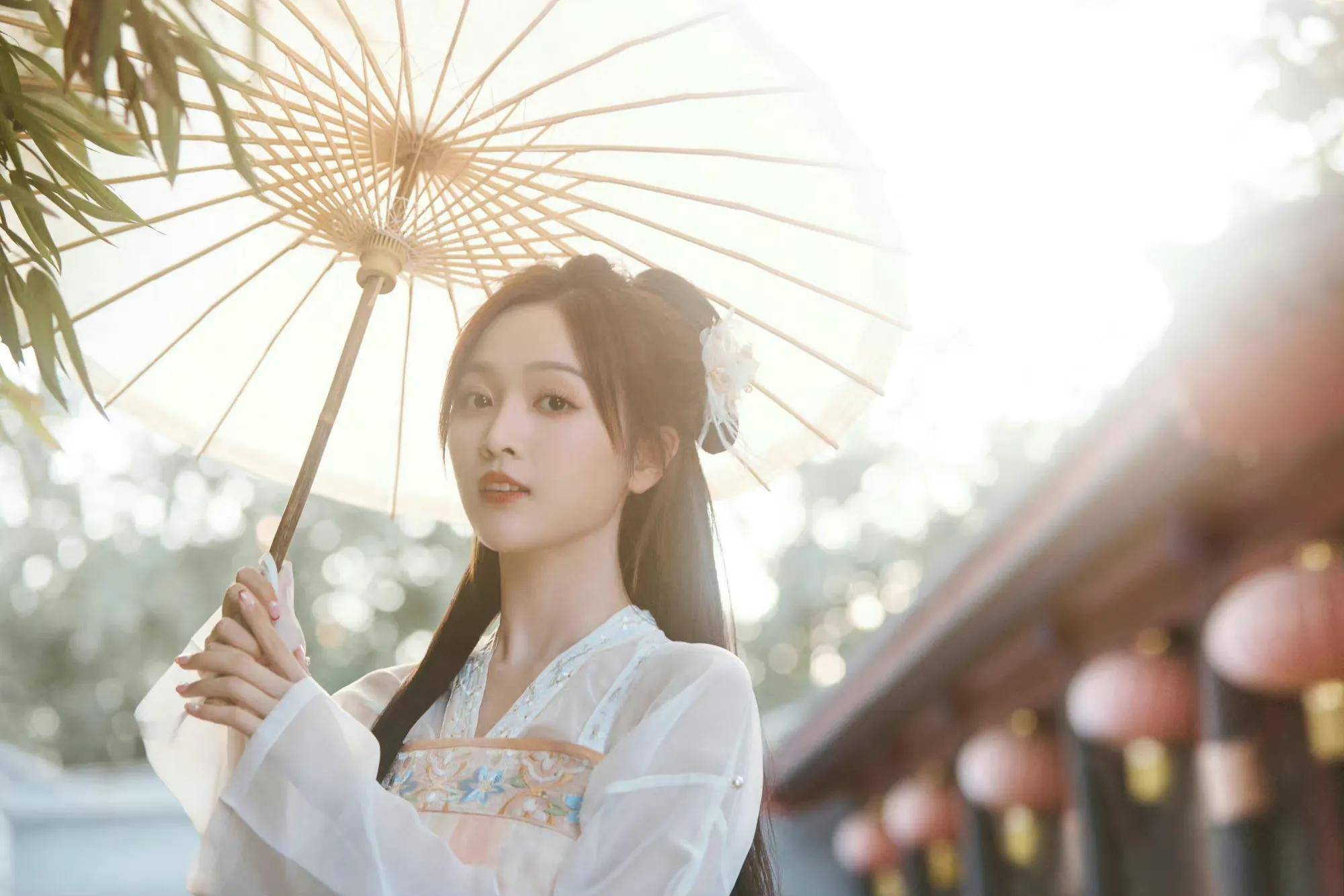 吴宣仪古风造型美呆了!