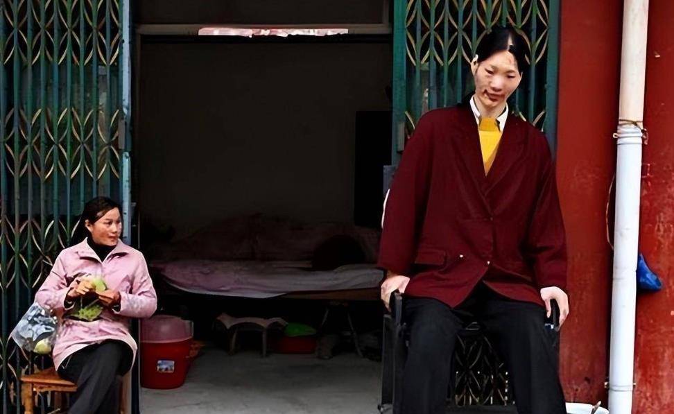 中国女巨人曾金莲:14岁高过姚明,18岁意外猝死,遗体至今未下葬_孩子