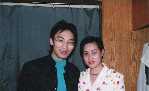 靠一首歌爆火的陈少华,被仇人砍3刀,走歪路被捕,改行后身家上亿_因为