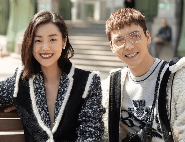 陈伟霆何穗被曝分手,女方独居酒店不回爱巢,与姐妹聚会面露憔悴_工作