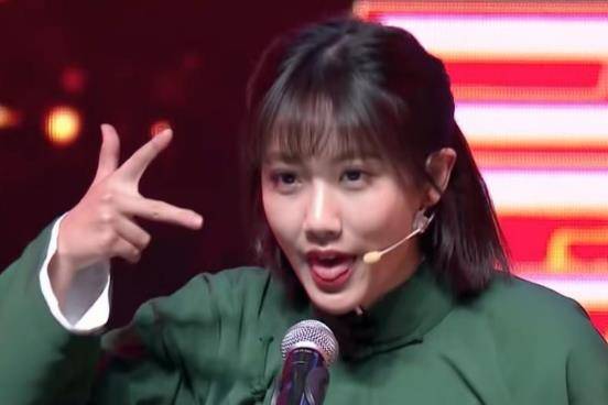 秦霄贤被李艺彤"拒绝",在线选对象,师父郭德纲被二人逗乐了_秦小仙