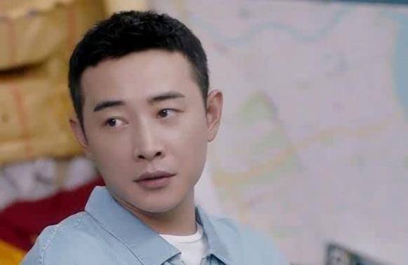 罗晋的嘴唇为什么是紫色?