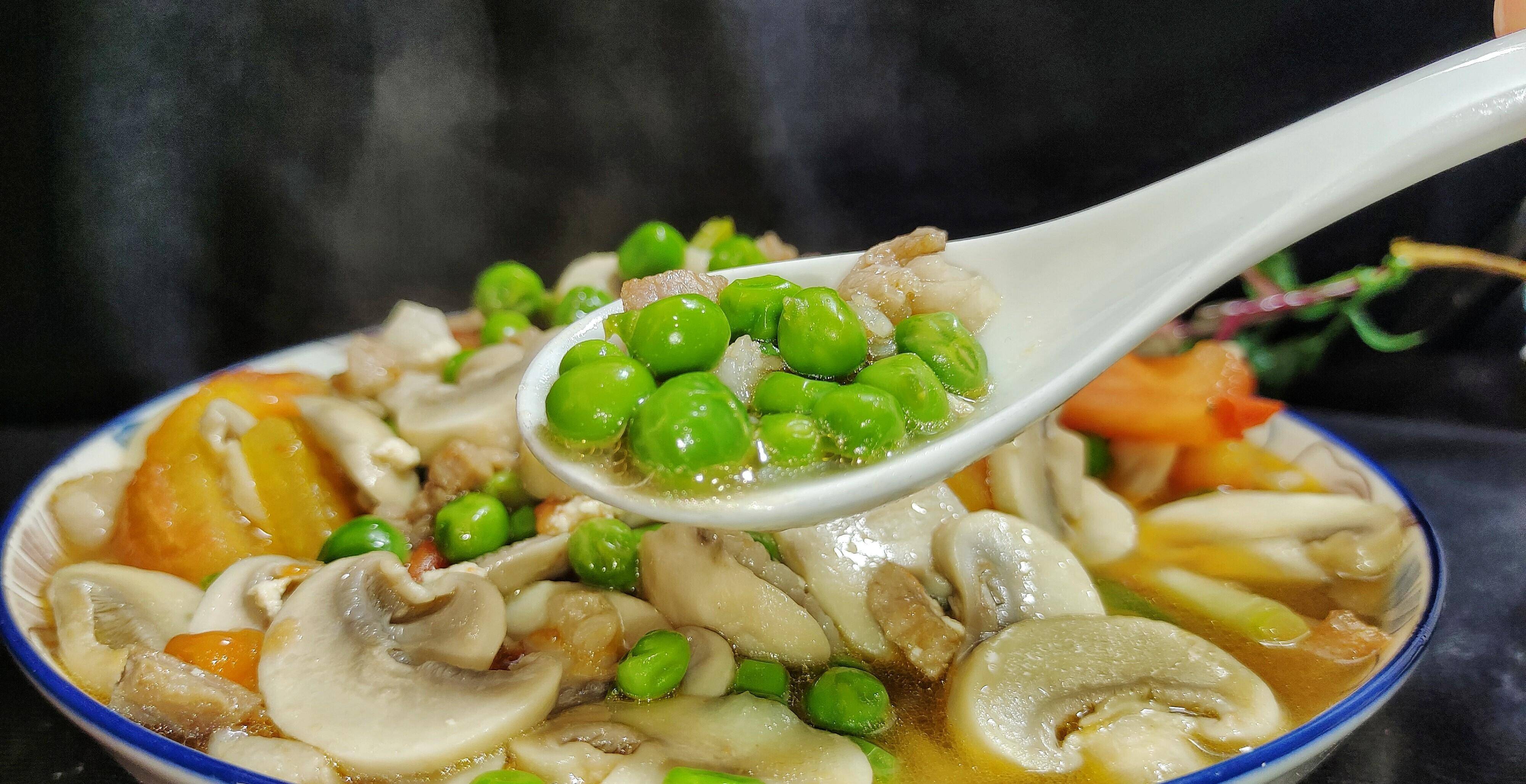 肉末豌豆烩口蘑:3月吃豆,赛过吃肉!