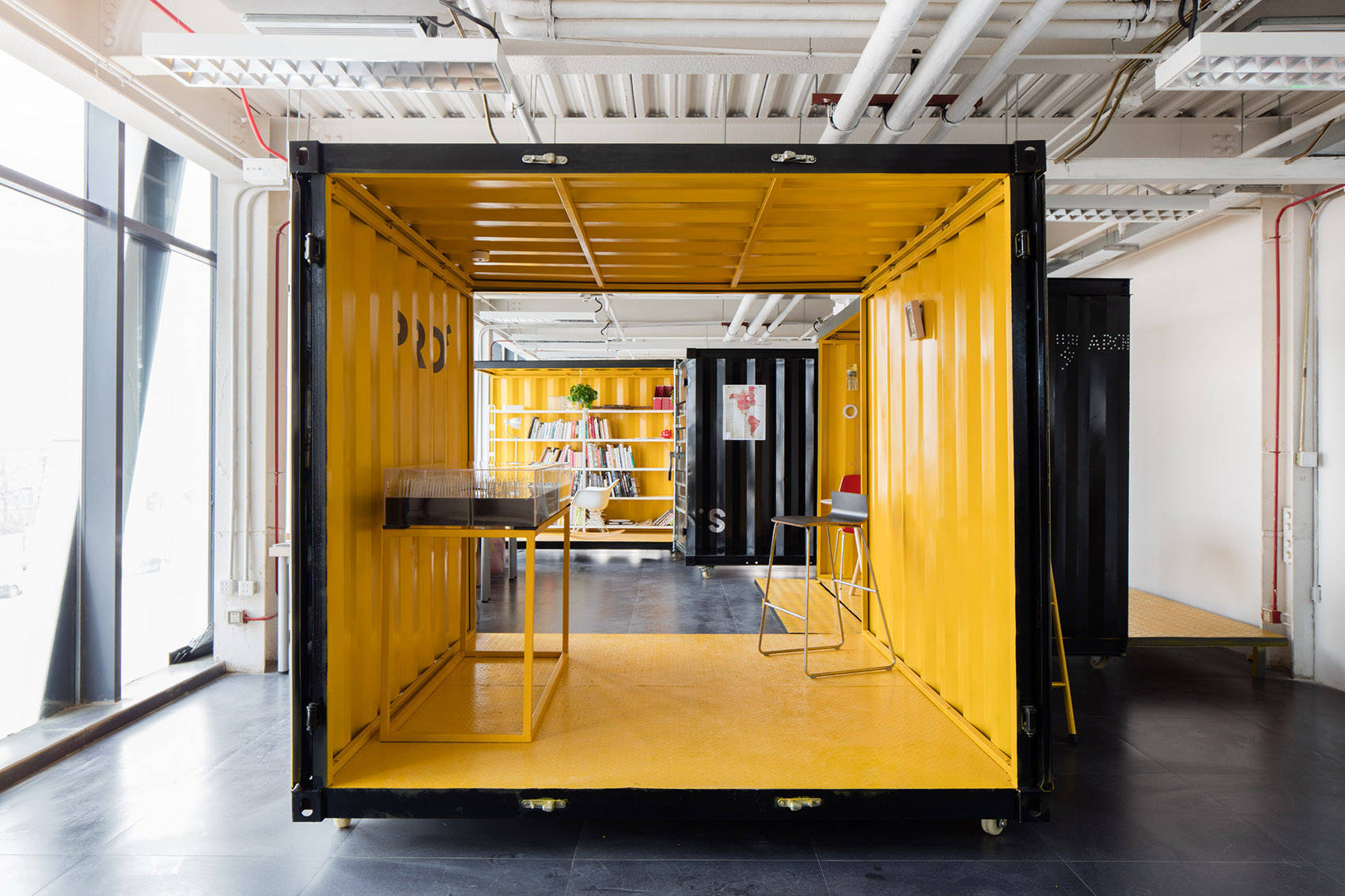 盘点│集装箱办公区域,制造千变万化的空间体验_功能_潮汐_城市