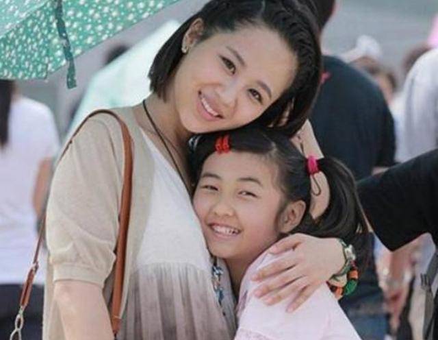 杨紫参加向往的生活,张子枫见面秒变话唠,她俩10年前演过姐妹