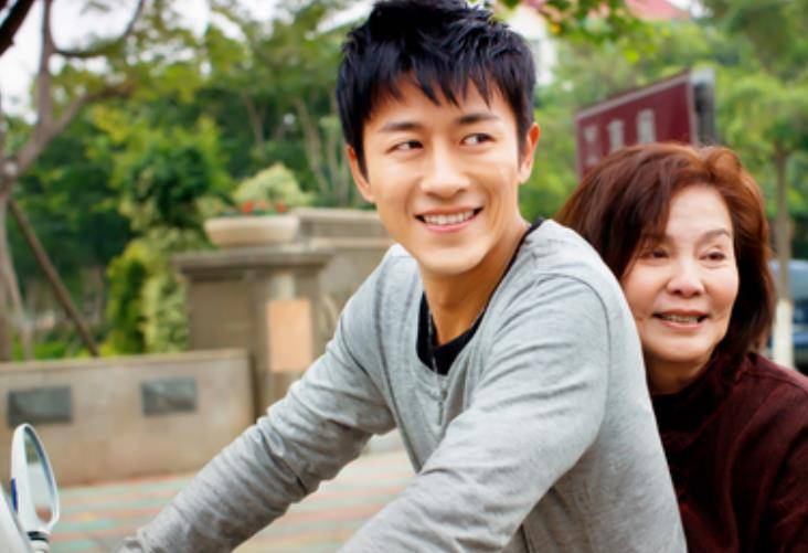 干妈是名导,40岁的娱乐圈"太子爷",终于出圈了_林雨申_李小婉_作品