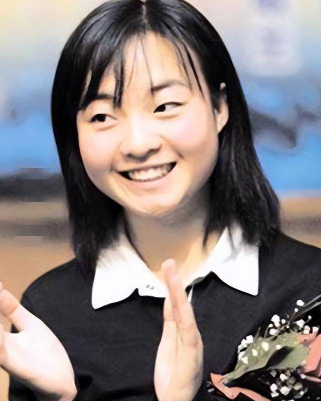 13岁"最丑谋女郎"被张艺谋劝退娱乐圈,24年后的今天,判若两人_敏芝