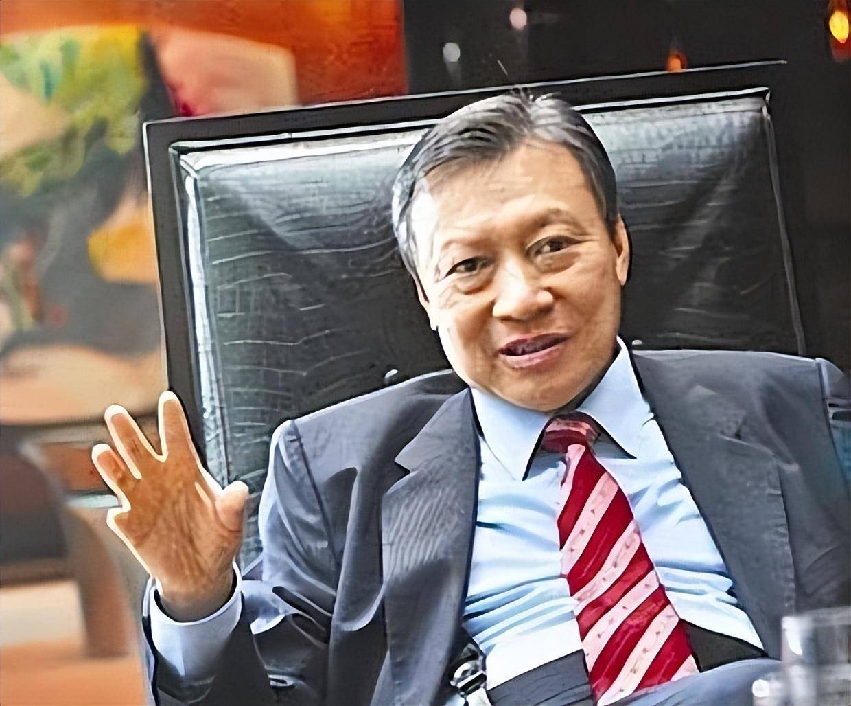 而另一边,郭炳江和郭炳联也把新鸿基地产,经营得风生水起,虽说这些年