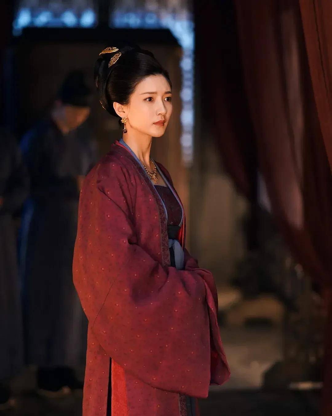 《清平乐》中江疏影的妆造有多牛,看这些图就知道了_大气_服饰_服装