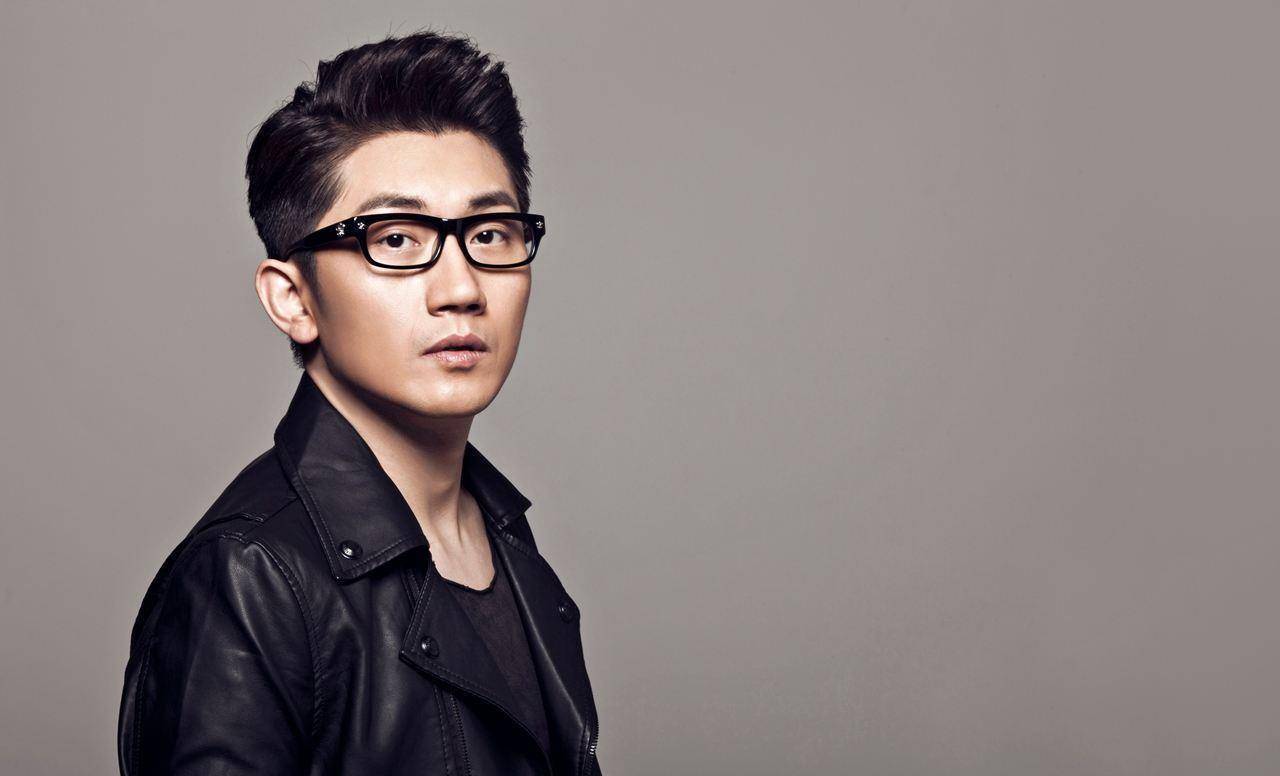 当时金志文选择杨坤之后做了一个非常让人敬佩的事情,他对一直无条件