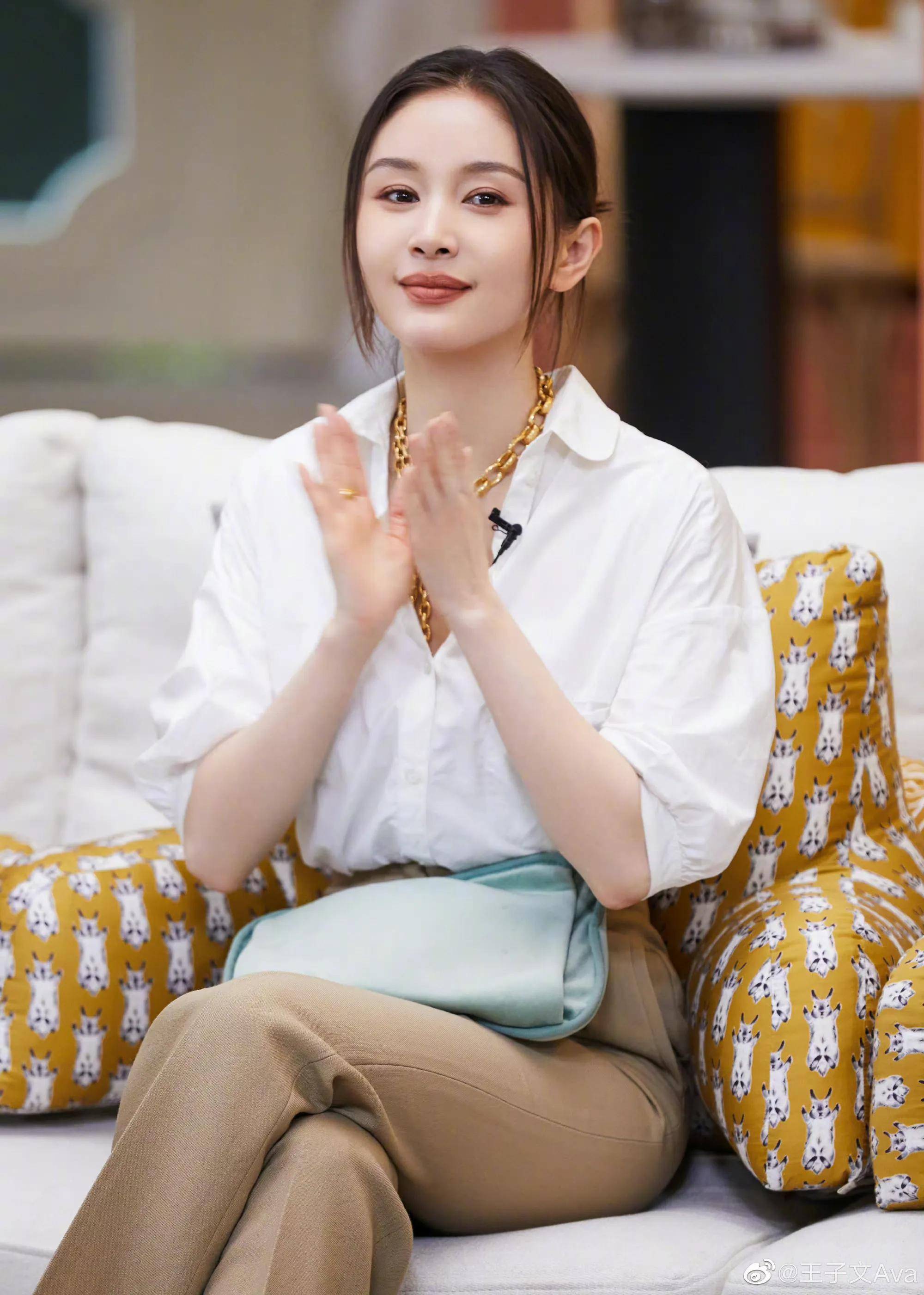 是翻拍射雕英雄传王子文可以演黄蓉了,曲妖精有这个天赋,自带俏皮可爱