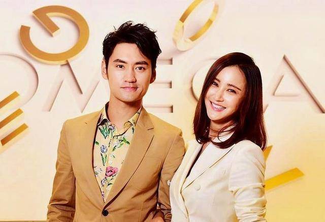 张歆艺晒与儿子合照,宝宝乖巧趴妈妈身上,母子同框好有爱_袁弘_孩子