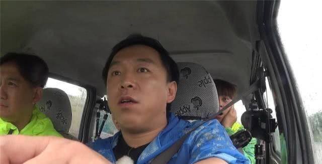 黄渤开"二手车"赛欧,一直不舍得换,参加活动被保安拦在门外_明星_因为