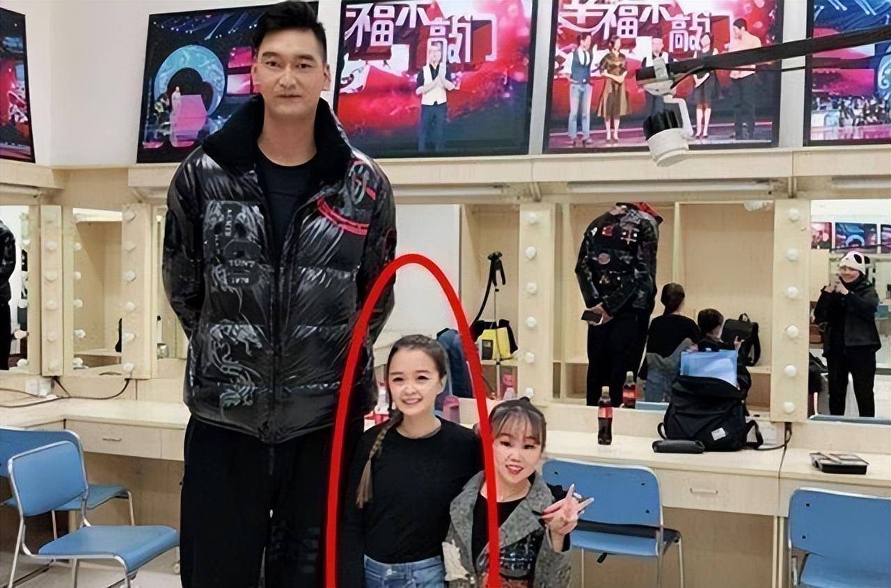 75米小伙,深思考:为何大龄女不如她_潘丽_马瑞林_父母