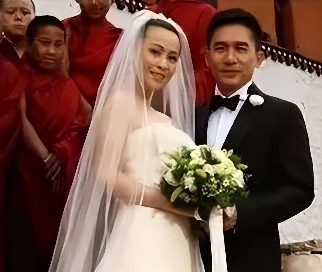 "社恐影帝"梁朝伟:已与刘嘉玲分居多年,最爱的人依旧是她_一个人_电影