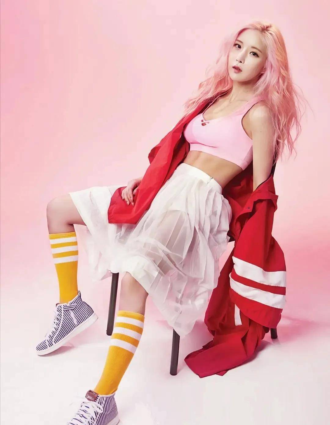 韩国一代性感女神赵贤荣_rainbow_组合_发展