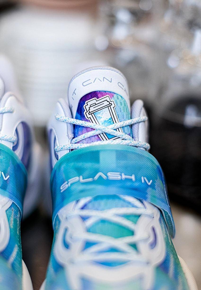 安踏水花4代篮球鞋"蓝莓冰茶"配色曝光!