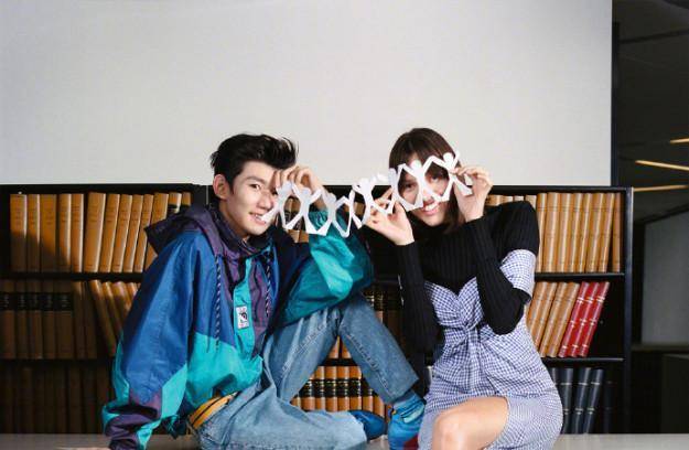 与女生互动:王俊凯冷漠,王源露甜笑,易烊千玺满脸宠溺_时候_董子健