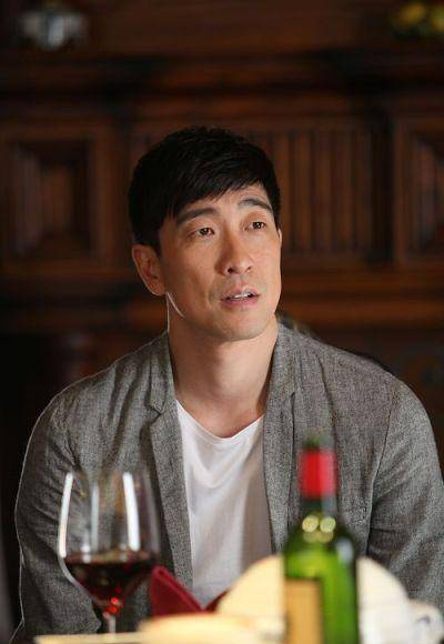 王千源:与妻子聚会相识,从无到有相互扶持,今事业有成家庭幸福_于倩