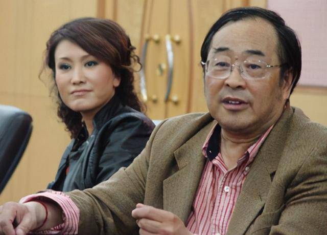 《重案六组》警花王茜,68岁男子突然离世,她为爱坚守至今单身_徐庆东