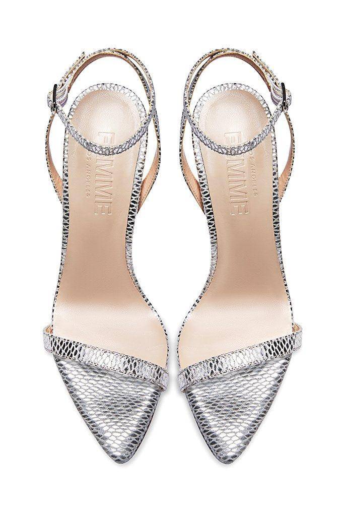 超模亚历山德拉·安布罗休选择了哪些时尚高跟鞋?_连衣裙_皮革_凉鞋