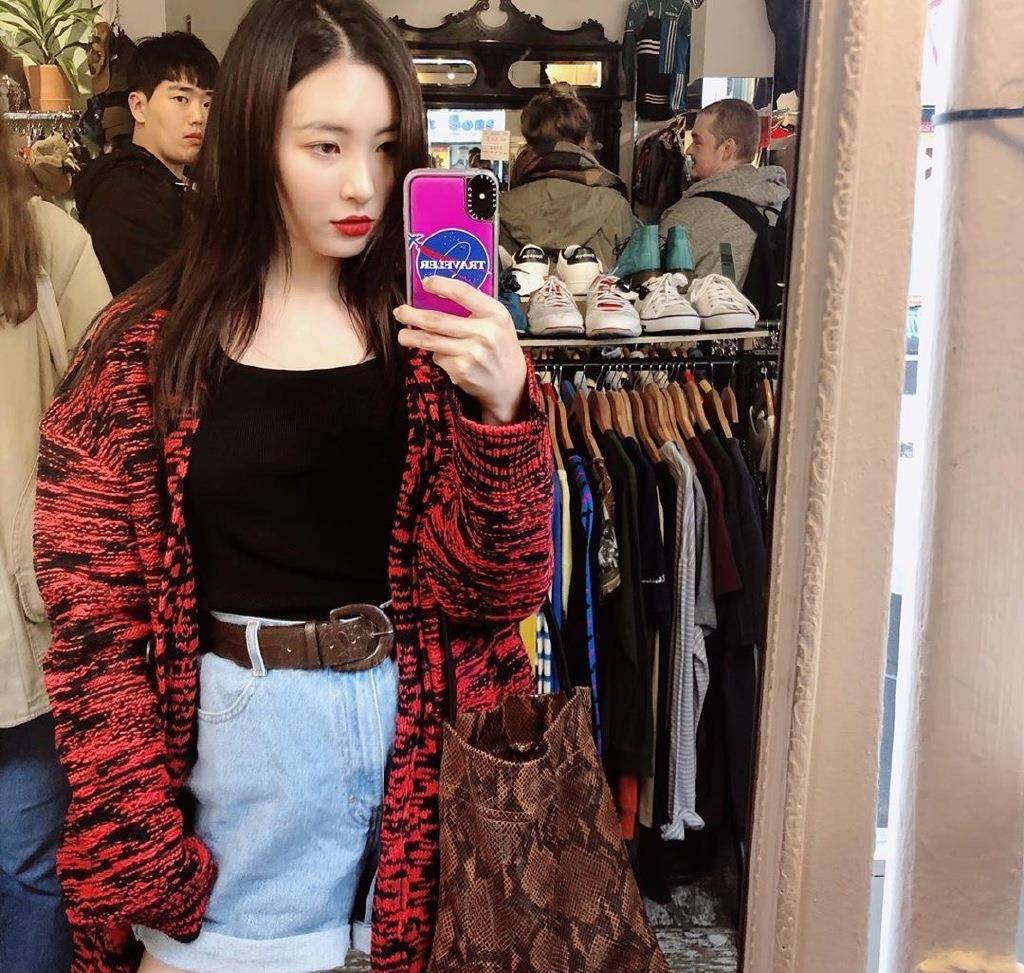 有一种滤镜叫"上镜胖十斤",身材苗条的李宣美,直接