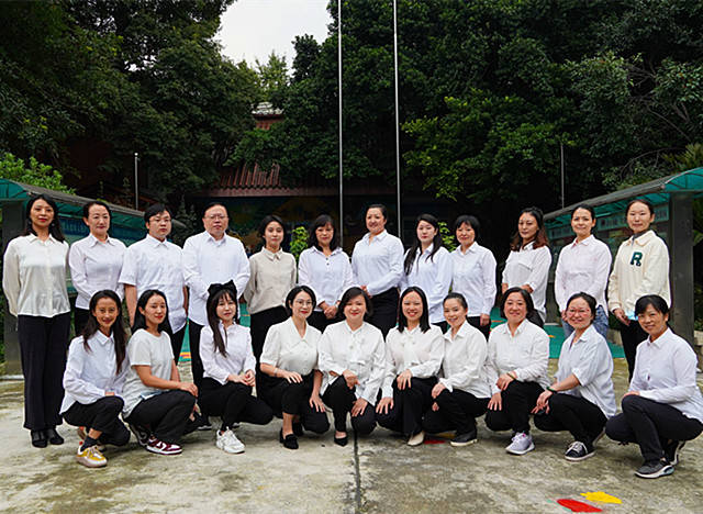 "三八"节走进中国成都sos儿童村 爱的赞歌献给天使们_谢素珍_家庭