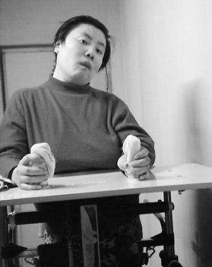 孙维和朱令都是北京女儿,平日里俩个人走得很近,值得一提的是,孙维的