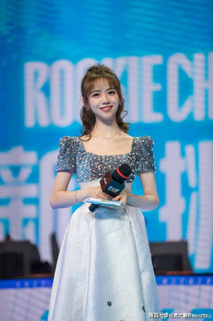 朵朵金花闪耀赛场,lpl的那些美女主持人,谁的业务能力更硬核?