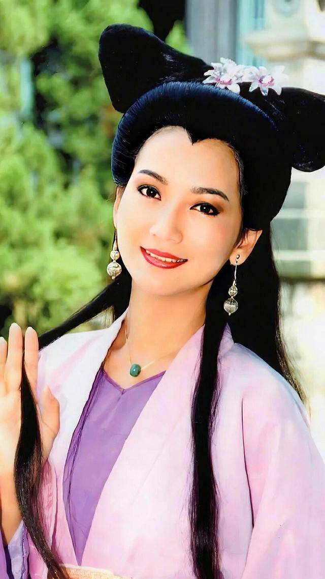 同样是TVB出演绝色美女，她们的颜值却饱受争议_手机搜狐网