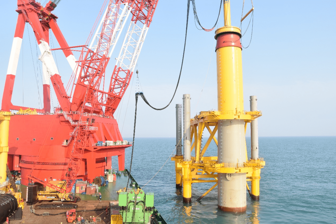 海上风电项目完成第三根钢管桩沉桩