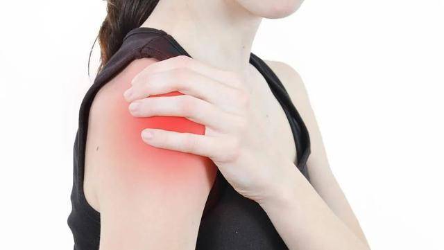 女子肩膀疼,一查是肺癌!