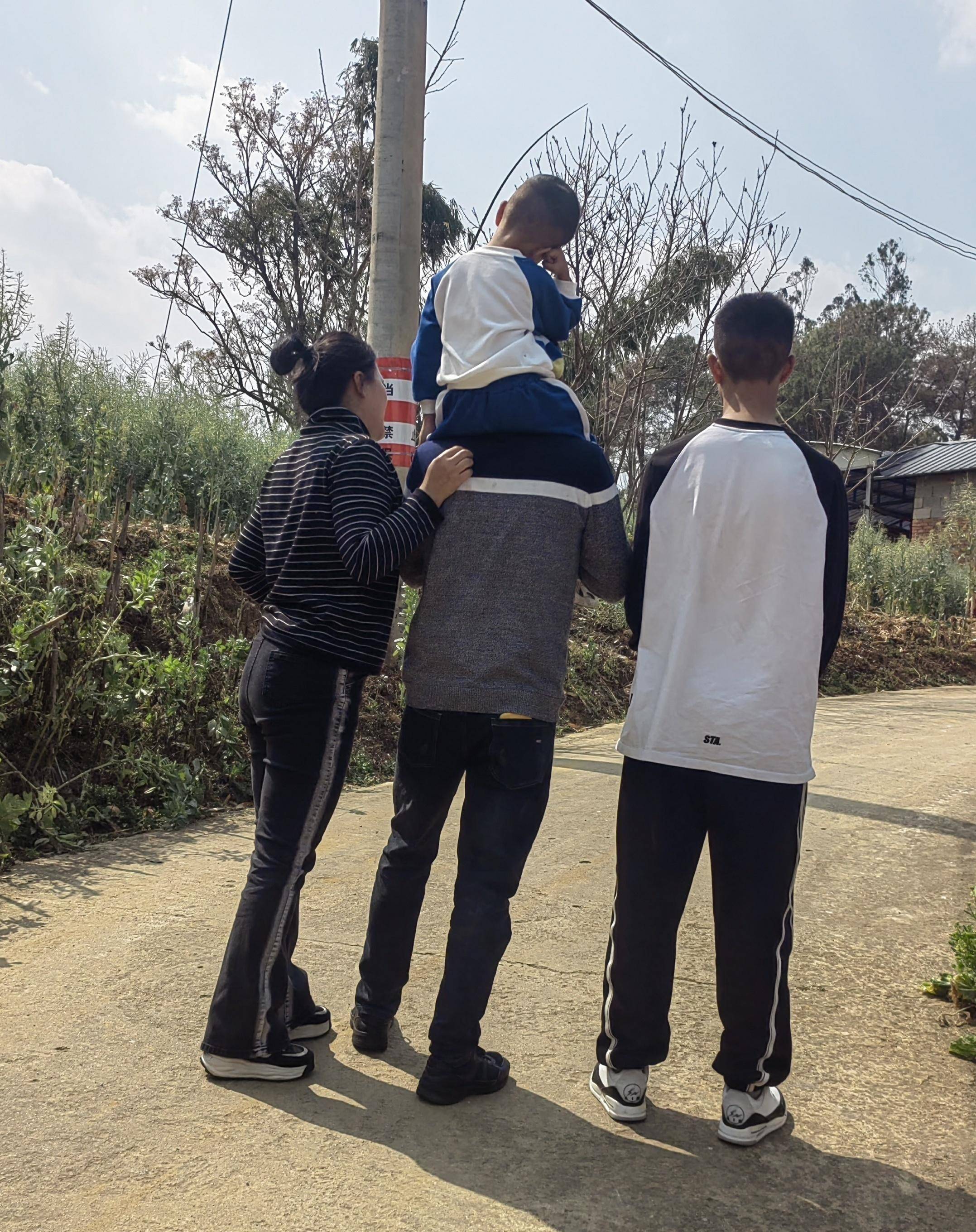 缉毒警嫂的电话只敢响铃5秒钟，“接通和接不通”是两种不同心情