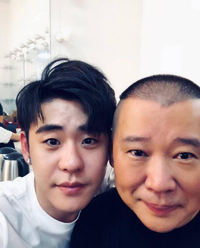 曹云金缺席,新德云四少颜值差距大,一个赛蔡徐坤,一个似王宝强_张云雷