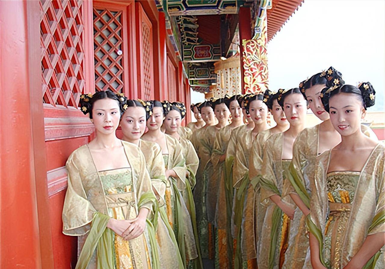 壬寅宫变之谜,那十几个宫女为什么要杀嘉靖帝?_朱厚熜_伤害_因为