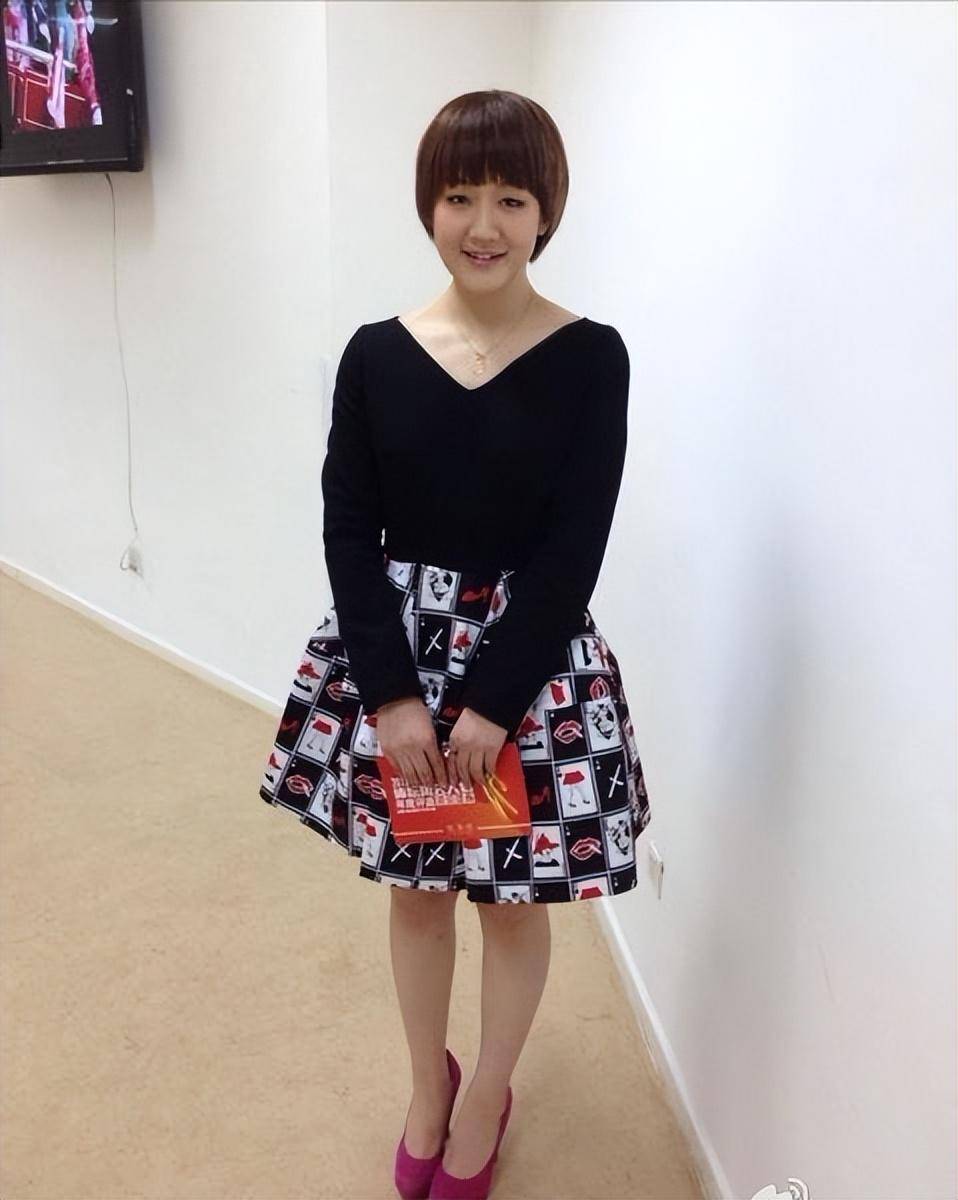 20岁时的陈梦,一袭裙装清纯美丽,当年魅力不输现在_因为_一身_时间