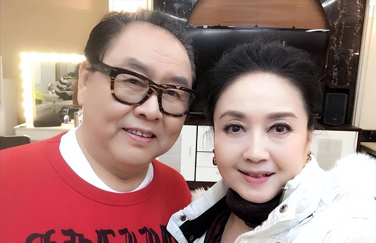 "猪八戒"马德华:现实中如愿娶到了"嫦娥",恩爱53年零绯闻_父亲_父母