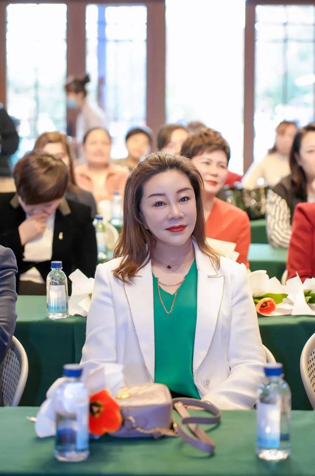 雅兰纺织集团董事长韩玲参加"绽放女性魅力 展现巾帼风