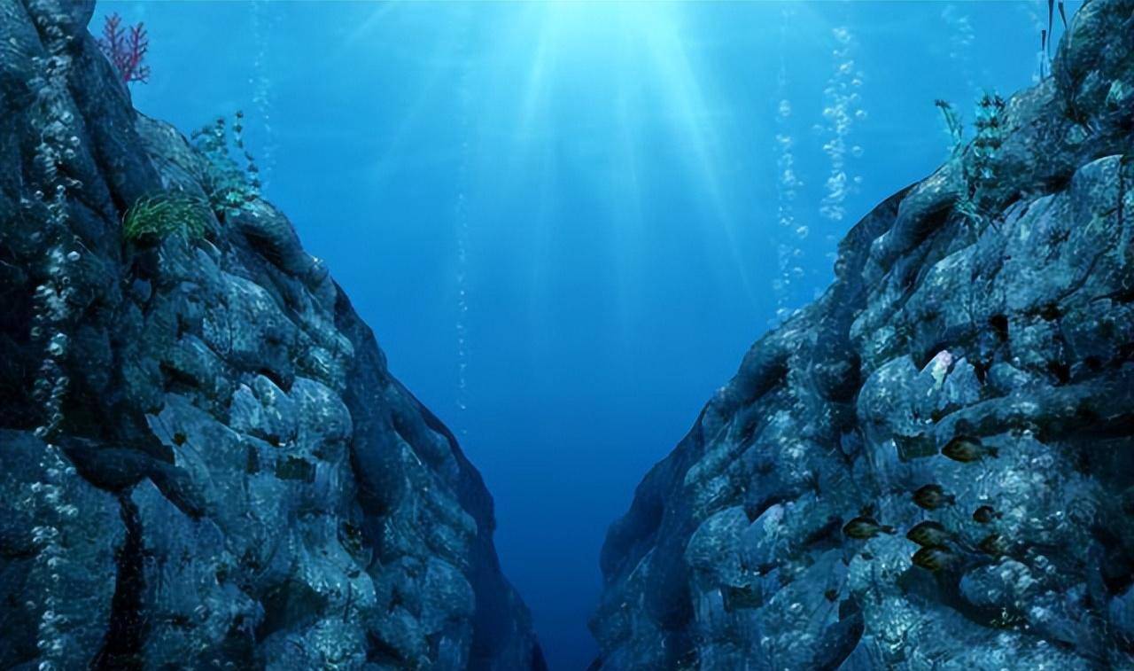 马里亚纳海沟深处有什么?
