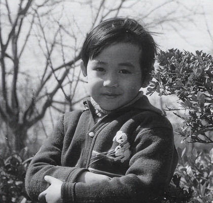 于毅:被迫当演员的歌手,和吴樾撞脸,为演"娘娘腔"摸导演大腿_丫头