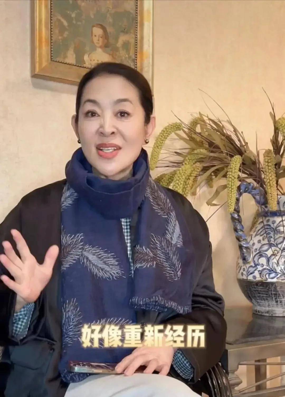 64岁倪萍现身暴瘦明显,变化太大认不出,动怒否认是美国国籍_网友