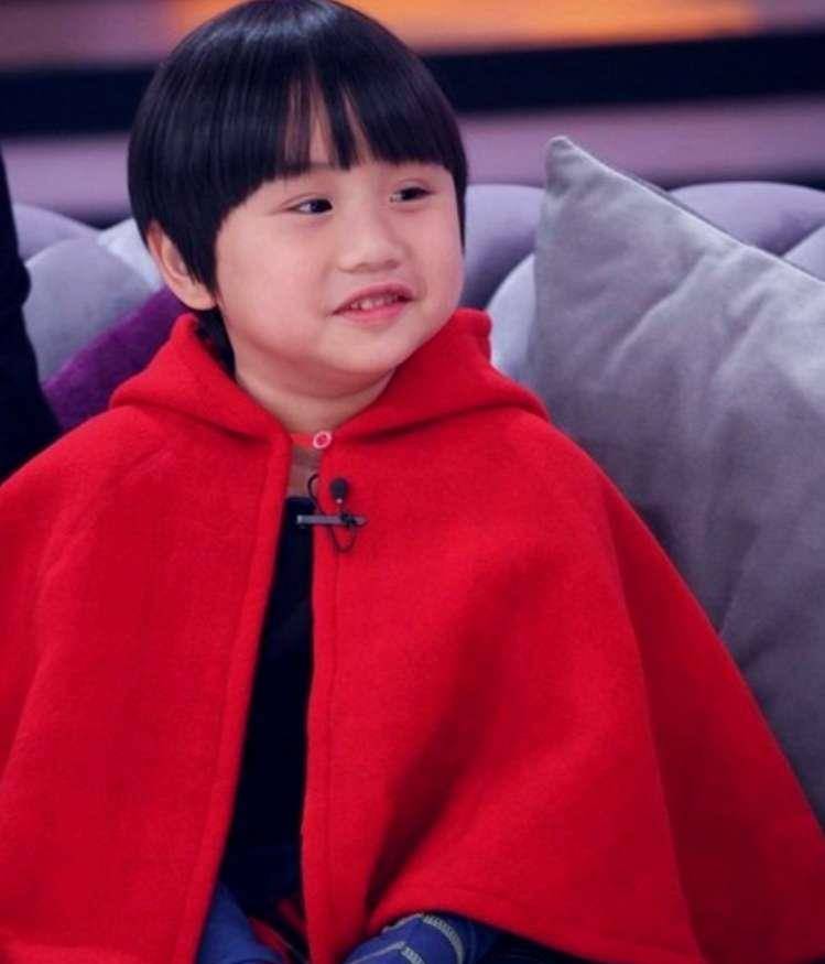 有种"凄惨"叫小小彬长大,曾赚钱供父母挥霍,今皮肤溃烂无人管_观众