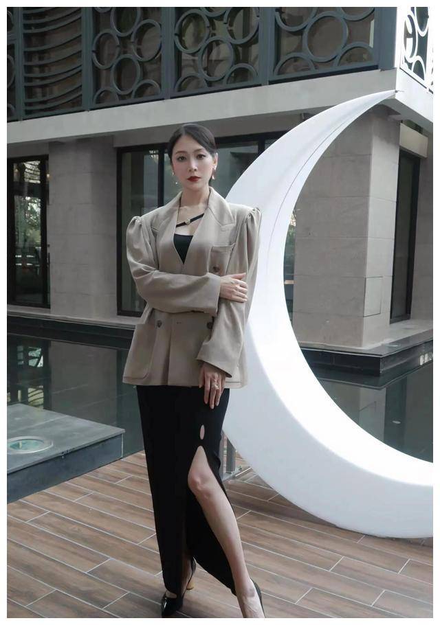 《狂飙》后程程曲栅栅首次哽咽提及丈夫黄海波,本想突破意外爆火_角色