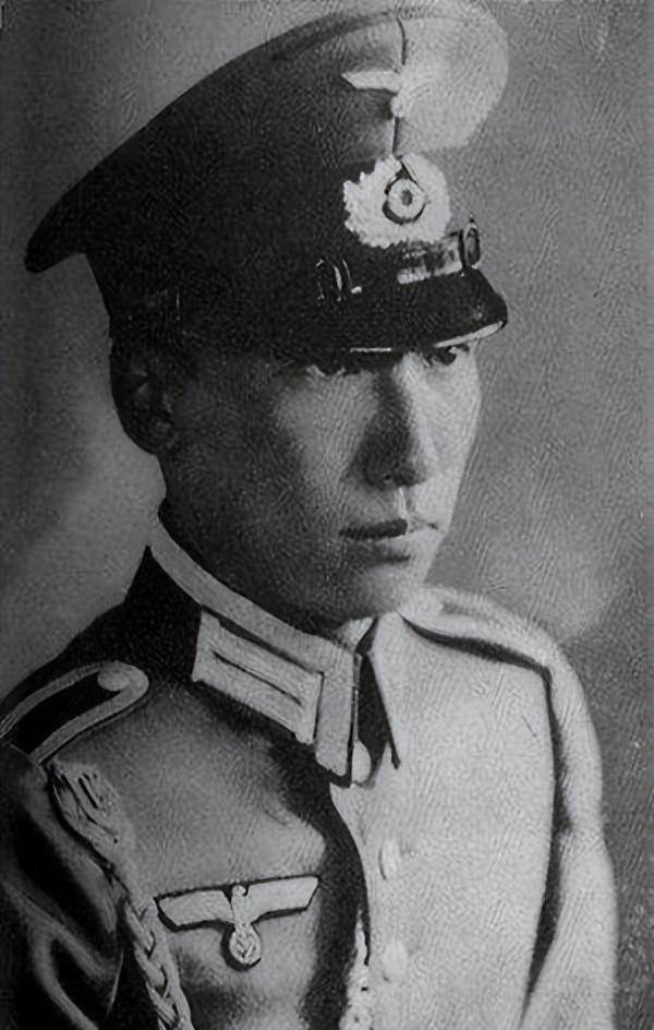 蒋纬国晚年揭晓原因,被人阴了_蒋介石_戴季陶_蒋经国